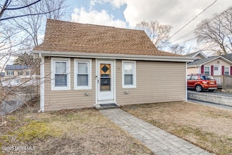 71 River Dr, Toms River, NJ 08753