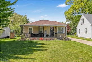 379 Foster Dr NE, Warren, OH 44483