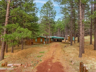 1777 N Nottingham Dr, Parks, AZ 86018