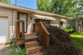 2140 N Crutcher Ave, Springfield, MO 65803