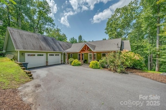 74 Woodlyn Etch Dr, Hendersonville, NC 28792