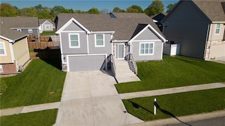 2207 Pike St, Saint Joseph, MO 64503