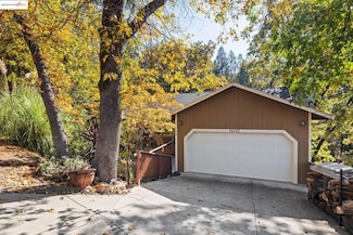 16512 S Creekside Dr, Sonora, CA 95370