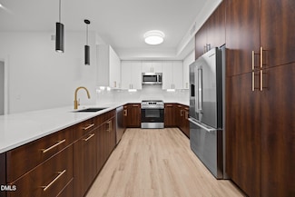 615 W Peace St Unit 307, Raleigh, NC 27605