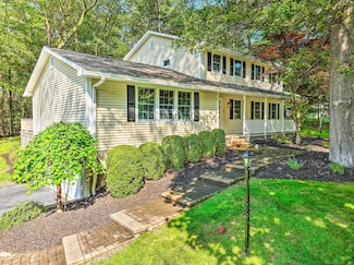 14 Inverness Rd, Trumbull, CT 06611