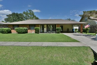 210 Summit Dr, Lafayette, LA 70507