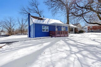 2434 Walton Rd, Saint Louis, MO 63114