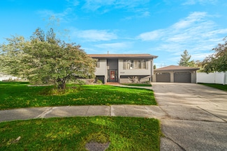 1938 Magnolia Ln, Munster, IN 46321