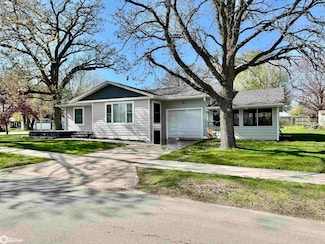 200 N 15th St, Clear Lake, IA 50428