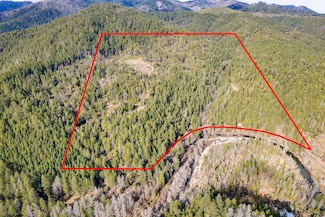 11000 Lower Grave Creek Rd, Wolf Creek, OR 97497