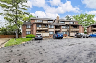11 Fairways Cir Unit A, Saint Charles, MO 63303