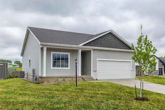 6433 NE 11th Ct, Des Moines, IA 50313