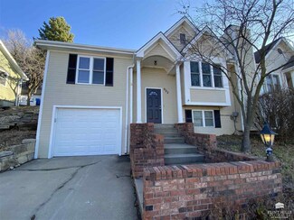 922 Connecticut Ave, Manhattan, KS 66502