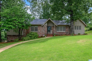2620 Swiss Ln, Vestavia, AL 35226