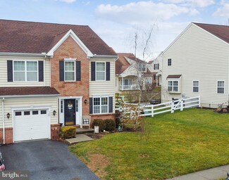 965 Maple St, Honey Brook, PA 19344