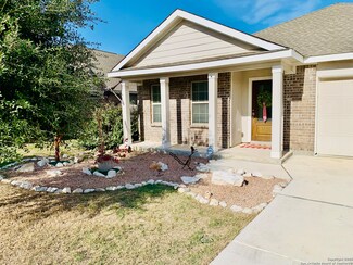 5677 Cross Over Rd, New Braunfels, TX 78132