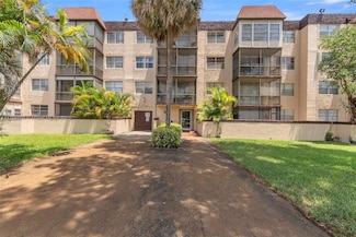 7300 NW 17th St Unit 203, Plantation, FL 33313