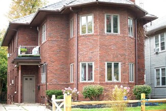 1321 Laclede Rd, Toledo, OH 43612