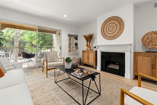 1100 Newport Ave Unit 206, Long Beach, CA 90804