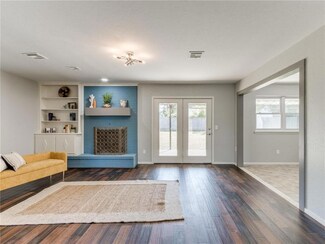 1124 W Dorchester Way, Mustang, OK 73064