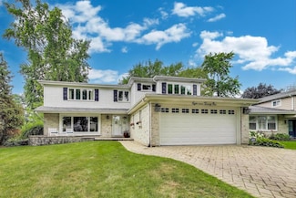 1821 E Boulder Dr, Mount Prospect, IL 60056