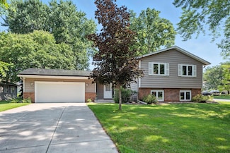 4313 Bear Path Trail, Saint Paul, MN 55122