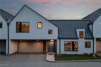 2412 Richmond Rd, Beachwood, OH 44122