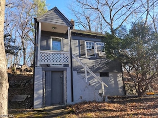 3 Elm St, Wanaque, NJ 07420