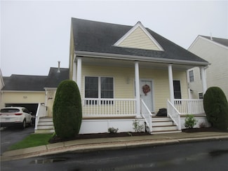 236 Cheshire Dr, Cranston, RI 02921