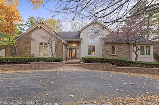 363 Sycamore Ct, Bloomfield Hills, MI 48302