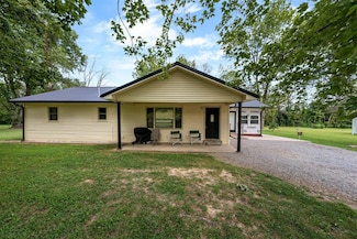 102 Caneyville Rd, Roundhill, KY 42275