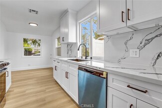 19628 Hartland St, Reseda, CA 91335