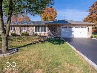 5652 Steven Dr, Greenwood, IN 46142