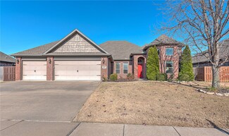 6007 W West Dr, Rogers, AR 72758