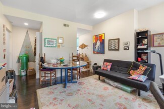 2137 Spruce St Unit 8, Philadelphia, PA 19103