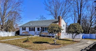 5 Restmere Terrace, Middletown, RI 02842