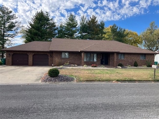 1251 Sunset Dr, Breese, IL 62230