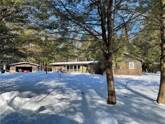 102 Lakeside Ln, Albrightsville, PA 18210