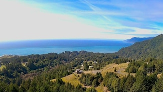 482 & 496 Hillside Dr, Shelter Cove, CA 95589