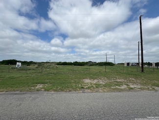 21 Legend Hills, Uvalde, TX 78801