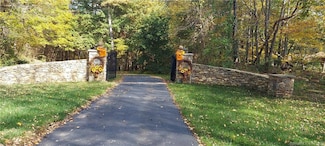 612 Cook Hill Rd, Killingly, CT 06239