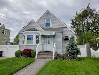 77 Francis Ct, Elmont, NY 11003