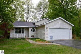 8280 Aimee Ln, Lake Ann, MI 49650