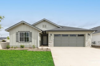 6772 W Plateau Creek Dr, Meridian, ID 83646