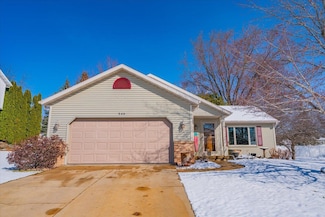 540 Meadow Ln, Columbus, WI 53925