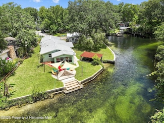 6090 Waverly Rd, Weeki Wachee, FL 34607