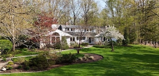 29450 Edgedale Rd, Cleveland, OH 44124