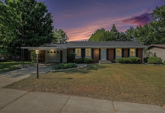 1136 3 Mile Rd NW, Grand Rapids, MI 49544