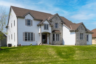 10930 W Meadow Creek Ct, Milwaukee, WI 53224