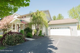 1083 Merlin Dr, Schenectady, NY 12309